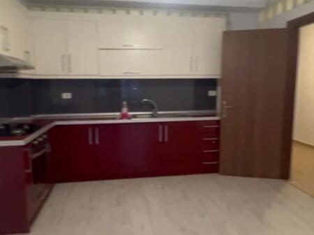 Jepet me qera apartament 1+1 astir