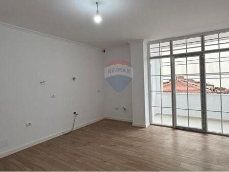 Apartament - Për Shitje - Rruga e Bogdanëve, Tiranë(ID: 530471001-367)