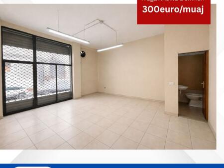 Shop with glass facade for rent