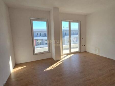 Shitet Apartament 2+1+2 Kompleksi Univers City, QTU 130,000 € Sip. Totale  128m2