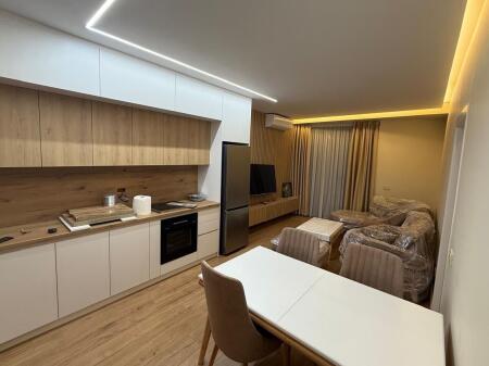  Jepet me Qira Apartament 2+1 – Mine Peza, Golden Tower