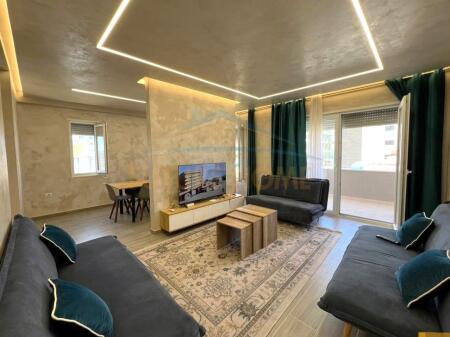 Shitet, Apartament 3+1 me 3Ballkone, Qerret, Kavaje