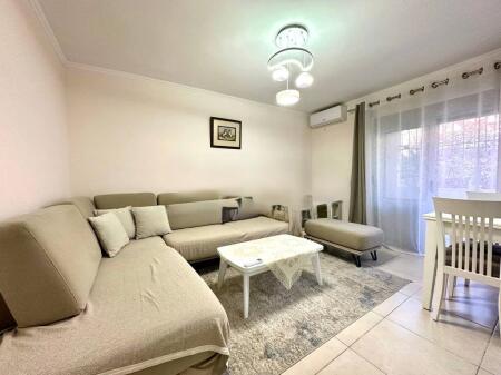 QIRA, APARTAMENT 1+1 TE RRUGA E DIBRES 470 € /Muaj