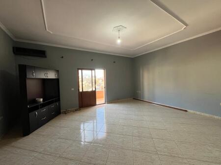 Jepet me Qira Apartament 3+1, “Fresk”, Tiranë