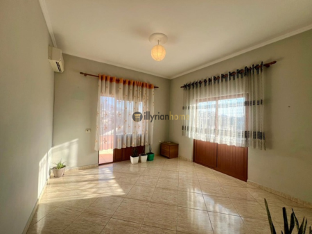 Jepet me Qira Apartament 3+1, “Fresk”, Tiranë