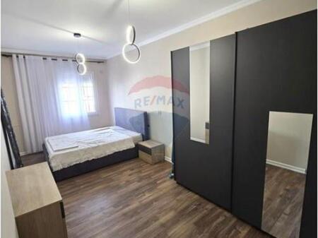 Apartament - Për Qira - Square 21, Tiranë