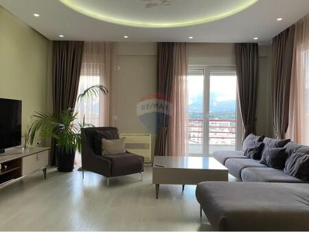 Apartament 3+1+2+me qira tek Liqeni i Thate!