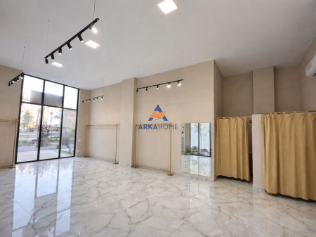 AFFITTASI NEGOZIO 64M2 "PRESSO L'EX CAMPO DELL'AVIAZIONE" 700 EURO