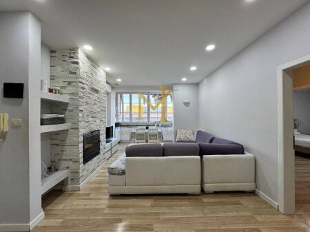 Jepet me qera apartament 2+1 Durres, Vollga me pamja nga deti
