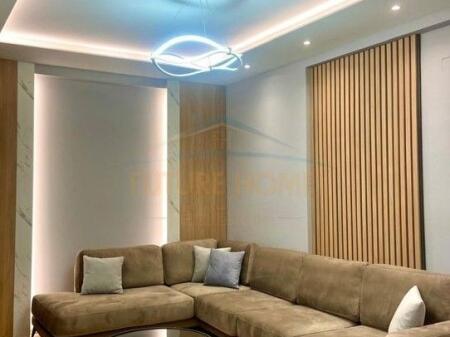 Rent Apartment 2+1+2+2 Parking Spaces, in Center, Tirana