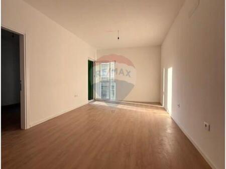 SHITET APARTAMENT 1+1 TIRANA ENTRY 1 !