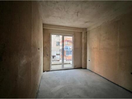 Shitet Apartament 2+1 ne Ali Dem