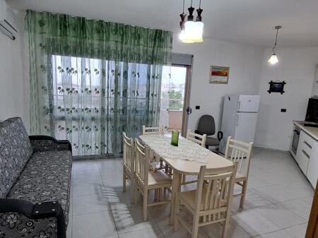 jepet me qira apartament 1+1 ne zonen e plazhit