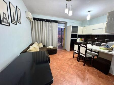 Apartament me qera 2+1 - Astir