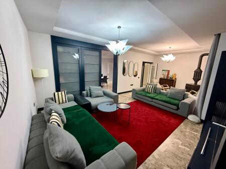 QERA SUPER Apartament 3+1+2+ (Pjese Vile)  Rruga "5-Maji", Prane Bar "Oda" 
