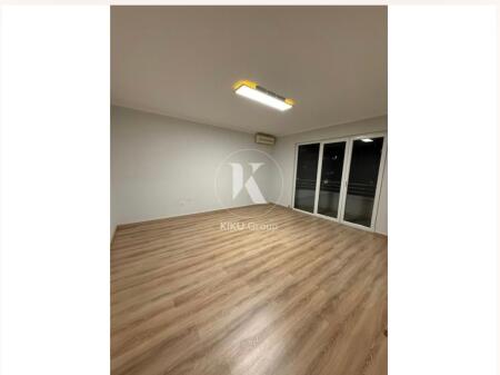 Locale in affitto per uffici, nel blocco, 1600 euro