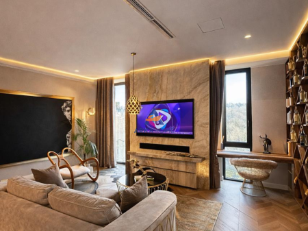 LUXURY APARTMENT FOR SALE 1+1+BALCONY+PARKING SPACE "NEAR THE CENTER" 520,000 EURO