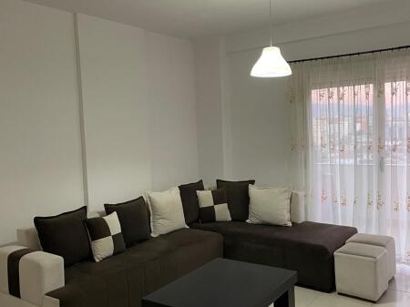 JEPET ME QIRA APARTAMENT 3+1+2  Yzberisht, Kompleksi Demneri  Kati i 6, pallat i ri me ashensorCmimi: 50.000 Leke/Muaj i padiskutueshem