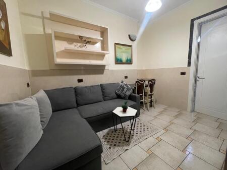  JEPET APARTAMENT ME QERA – RRUGA 5 MAJI