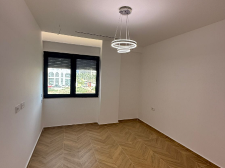  Jepen me Qira Ambiente Biznesi – Oasis, Astir