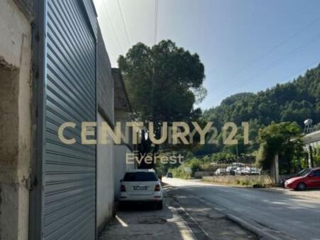  Capannone in Affitto 1 100 m² – Mullet, Ideale per Magazzinaggio & Produzione