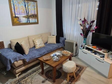 Shitet Rruga Tefta Tashko Koço (Pazari i ri)  Apartament 1+1