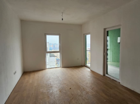  Shitet Apartament 2+1+2 – Kompleksi Tirana Entry 2
