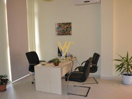 LOCALE COMMERCIALE 40 M2 IN AFFITTO IN VIA DIBRA 48.000 LEKE