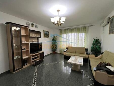 Qera, Apartament 3+1+2, Laprake, Tiranë.