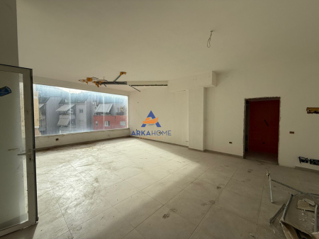 UNITÀ COMMERCIALE IN VENDITA 79M2 "AL LAGO ASCIUTTO, VIA HAMDI GARUNJA" 146.260 EURO
