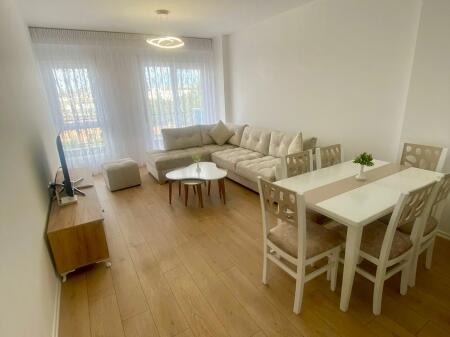  QERA SUPER Apartament 1+1  Rruga "5-Maji"  Cmimi 55.000 Leke/Muaj 