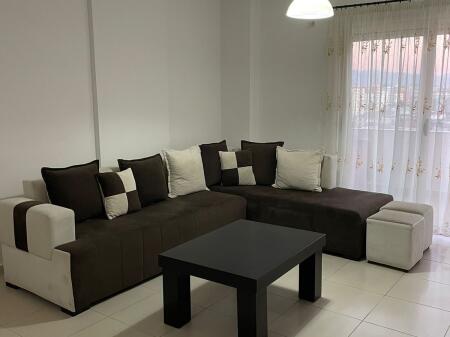 Apartment 3+1 in Yzberisht!