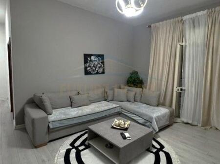 Qera, Apartament 1+1 , Rruga e Barrikadave, Tirane