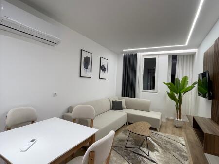 Shitet apartament 1+1 tek Rruga Fortuzi
