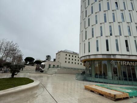 NEGOZIO IN AFFITTO 996 M2 CENTRO 36.000 EURO