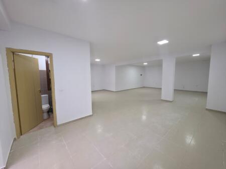  Locale commerciale in Affitto – Giardino Botanico!!!