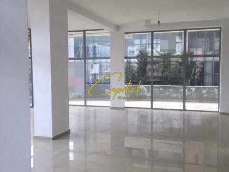 LOCALE COMMERCIALE IN AFFITTO 120 M2 ASTIR 100.000 LEKE