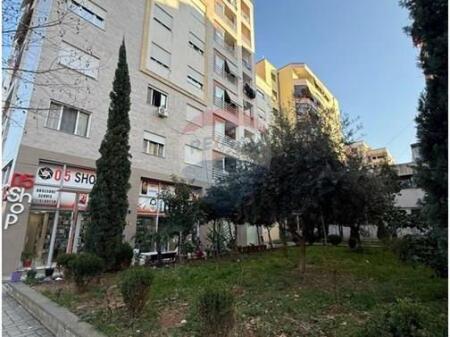 Shitet Apartament 2+1+2 – Rruga 5 Maji