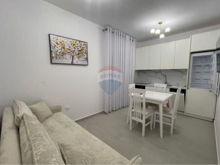 Apartment 1+1 for rent at Komuna e Parisit