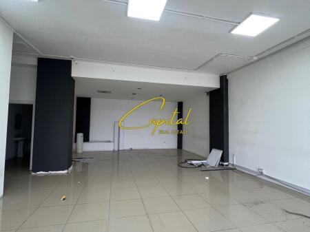 LOCALE COMMERCIALE IN AFFITTO 105 M2 Via Teodor Keko 900 EURO
