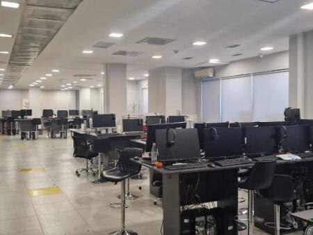 LOCALE COMMERCIALE IN AFFITTO IN VIA KAVAJES, CENTRO CONDOR