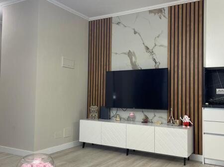 JEPET ME QIRA Apartament 1+1 Rruga e Kosovareve Kati i 4, me ashensor Sip: 75m2 800€/Muaj
