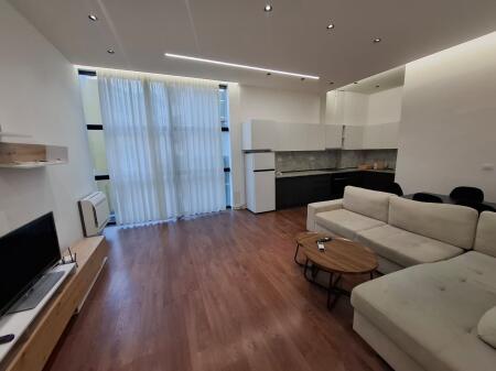 Jepet apartament me qera 2+1+2