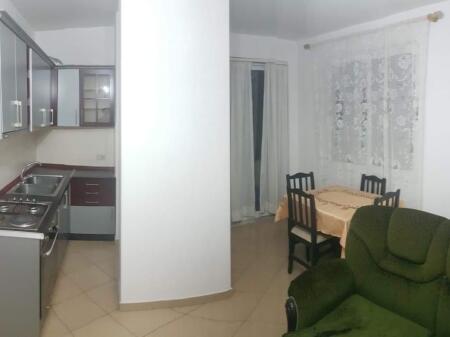 Apartment 1+1, Misto Mame!