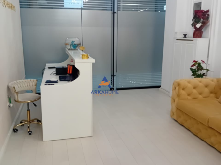 LOCALE IN AFFITTO 80M2 "RRUGA E KAVAJES" 1100 EURO