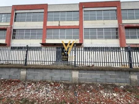 AFFITTASI CAPANNONE 720 M2 A PRUSH 2.800 EURO