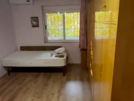 Jepet me qera apartment ne qender 1+ 1   400 mii