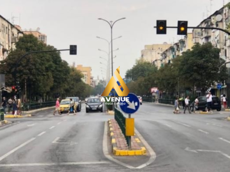Locale Commerciale Premium in Affitto o in Vendita – Viale Gjergj Fishta