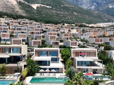  Vilë Luksoze për Shitje në Green Coast 1 – Me Pishinë Private dhe Pamje Deti | 1,630,000 €