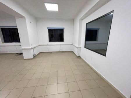 NEGOZIO IN AFFITTO 140 M2 PAZAR I RI  75.000 LEKE